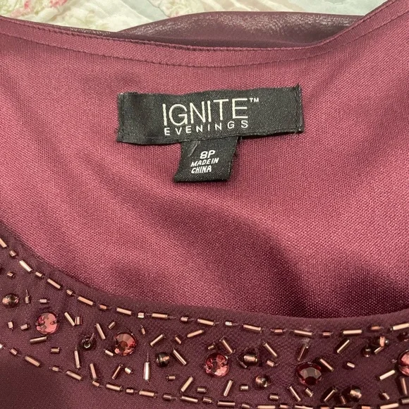 Ignite Evenings NWOT women’s 2 piece fancy dress Size 8P Plum color Fully lined - Picture 3 of 6